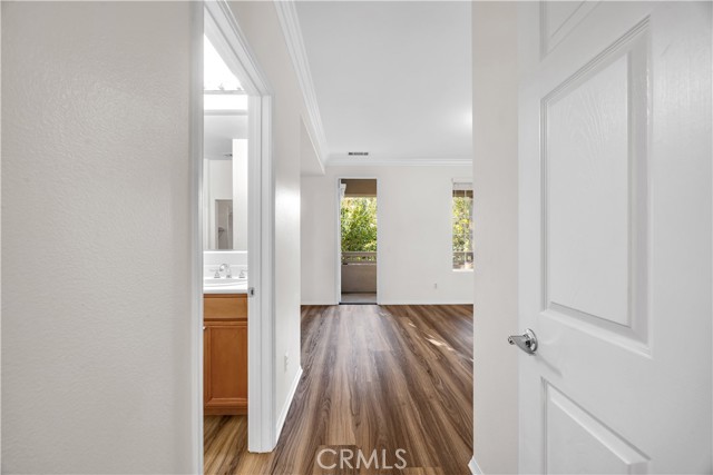 Detail Gallery Image 14 of 31 For 27626 Sunny Creek Dr, Valencia,  CA 91354 - 3 Beds | 2/1 Baths