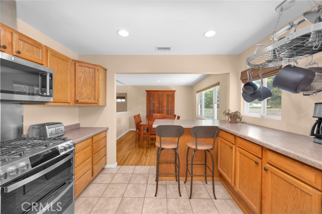 Detail Gallery Image 10 of 31 For 1521 S Dallas Dr, Anaheim,  CA 92804 - 3 Beds | 2/1 Baths