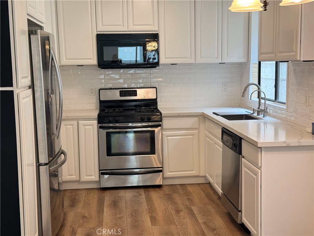 https://media.crmls.org/medias/ac072375-6579-492f-a78a-4291f0c7f55e.jpg?preset=X-Large