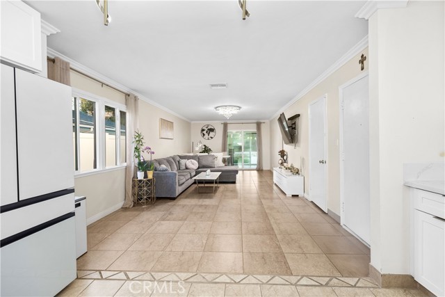 Detail Gallery Image 5 of 16 For 11377 Gaynor Ave, Granada Hills,  CA 91344 - 4 Beds | 2 Baths