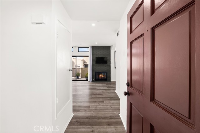 Detail Gallery Image 4 of 33 For 17722 Sergio, Huntington Beach,  CA 92647 - 2 Beds | 2 Baths