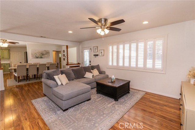 Detail Gallery Image 2 of 54 For 31805 Luring Pines Dr, Running Springs,  CA 92382 - 3 Beds | 3 Baths