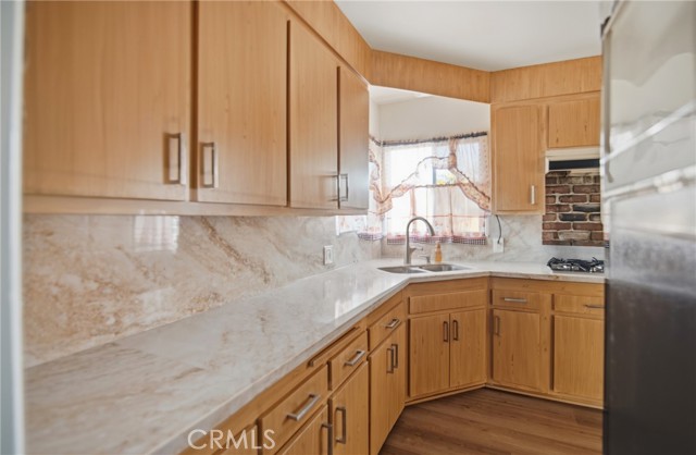 Detail Gallery Image 4 of 29 For 16816 Elgar Ave, Torrance,  CA 90504 - 3 Beds | 2 Baths