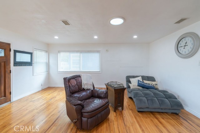 Detail Gallery Image 8 of 41 For 1656 E 63rd, Long Beach,  CA 90805 - 3 Beds | 2 Baths