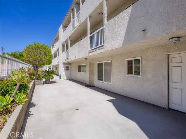 Detail Gallery Image 36 of 38 For 1706 Grismer Ave #211,  Burbank,  CA 91504 - 2 Beds | 3 Baths