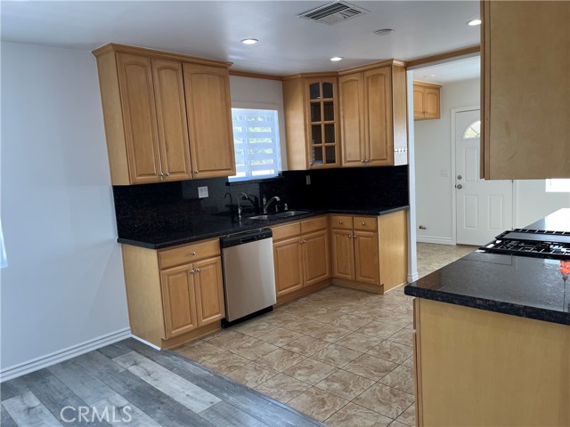 7860 Wentworth Street, Sunland CA: https://media.crmls.org/medias/ac096ab1-2deb-483f-9eec-6772b3196e52.jpg