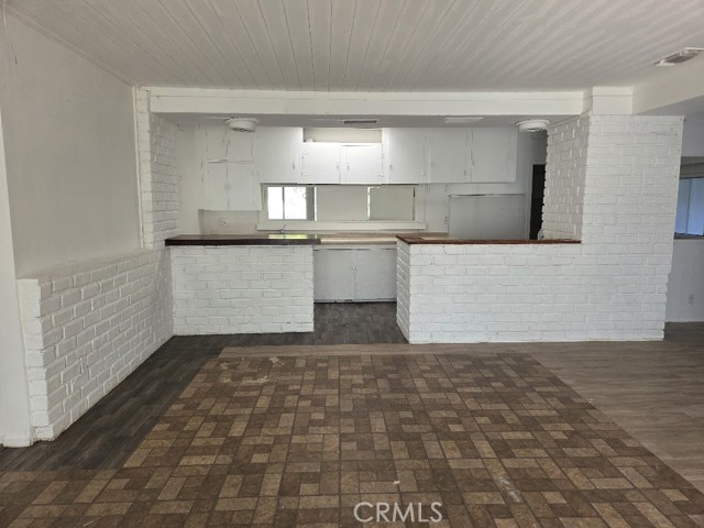 Detail Gallery Image 2 of 11 For 16051 Los Alimos, Granada Hills,  CA 91344 - 2 Beds | 2 Baths