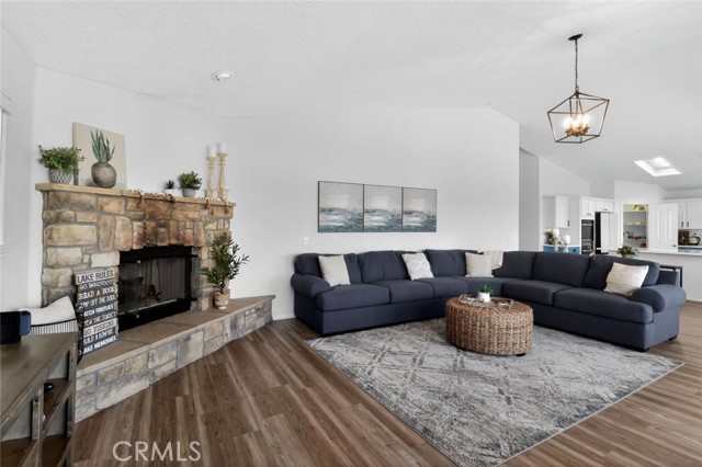 Detail Gallery Image 10 of 30 For 26502 Blue Water Rd, Helendale,  CA 92342 - 3 Beds | 2/1 Baths