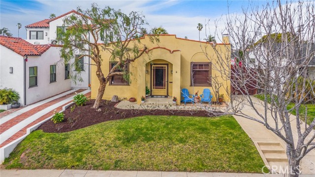 229 Avenue C, Redondo Beach, California 90277, 3 Bedrooms Bedrooms, ,1 BathroomBathrooms,Residential,For Sale,Avenue C,SB25037051