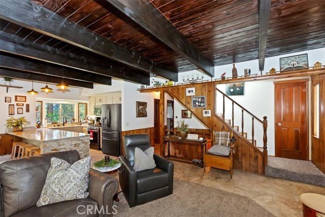 Detail Gallery Image 9 of 29 For 1213 Jungfrau Dr, Crestline,  CA 92325 - 4 Beds | 2/1 Baths