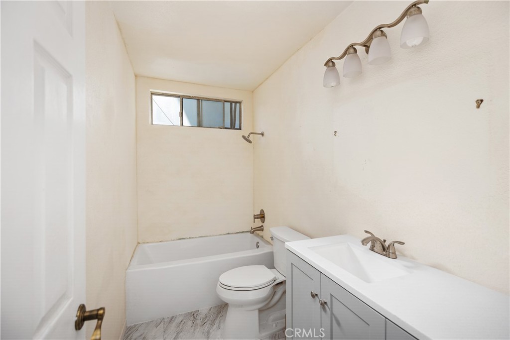 Ac0b75b4 3913 4482 B60f F5369ecd5589