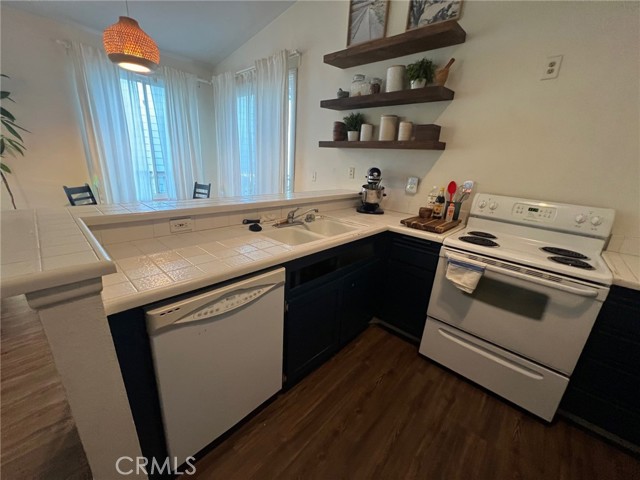 Detail Gallery Image 22 of 33 For 2402 Pleasant Way #H,  Thousand Oaks,  CA 91362 - 2 Beds | 1 Baths