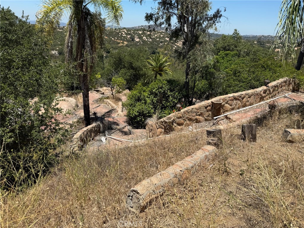 https://media.crmls.org/medias/ac0bfc5a-567c-4eda-854b-c3d32737add7.jpg?preset=X-Large