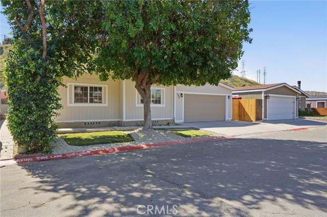 Detail Gallery Image 2 of 38 For 700 E Washington St #102,  Colton,  CA 92324 - 3 Beds | 2 Baths