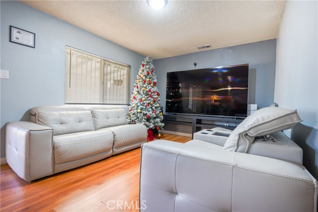 2312 Flores Street, San Bernardino CA: https://media.crmls.org/medias/ac0c0e55-6163-460c-8730-804e3c3f3e27.jpg