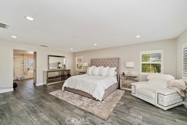 Detail Gallery Image 14 of 28 For 7557 Summer Day Dr., Corona,  CA 92883 - 5 Beds | 4/1 Baths