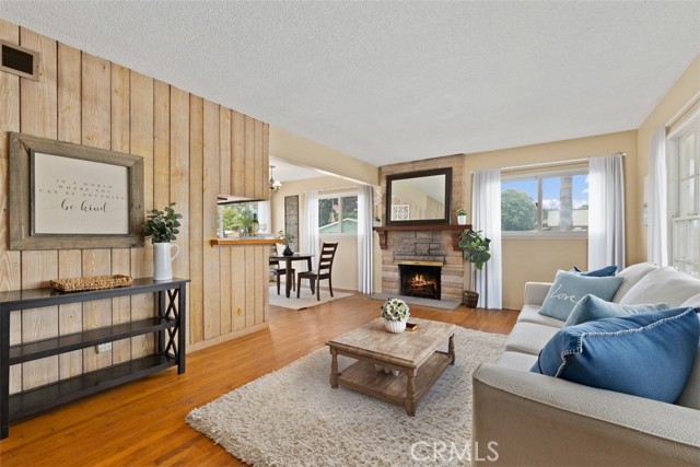 Detail Gallery Image 1 of 1 For 1412 Shamrock Ln, Costa Mesa,  CA 92626 - 3 Beds | 2 Baths