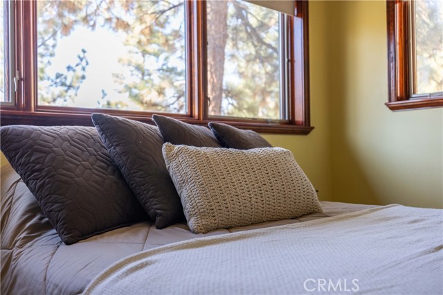 Detail Gallery Image 10 of 19 For 505 Lakewood Ln, Big Bear Lake,  CA 92315 - 2 Beds | 1 Baths