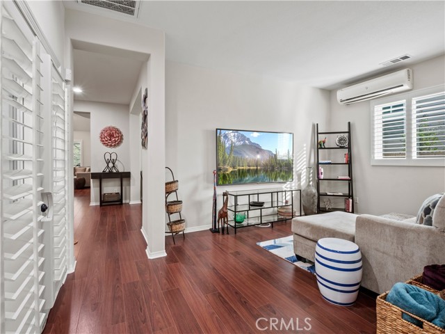 Detail Gallery Image 2 of 39 For 28532 Agajanian, Saugus,  CA 91390 - 4 Beds | 3 Baths