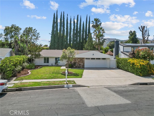 12847 Winthrop Avenue, Granada Hills CA: https://media.crmls.org/medias/ac0e7b4a-11e9-4208-9a03-44d1b7c919fd.jpg