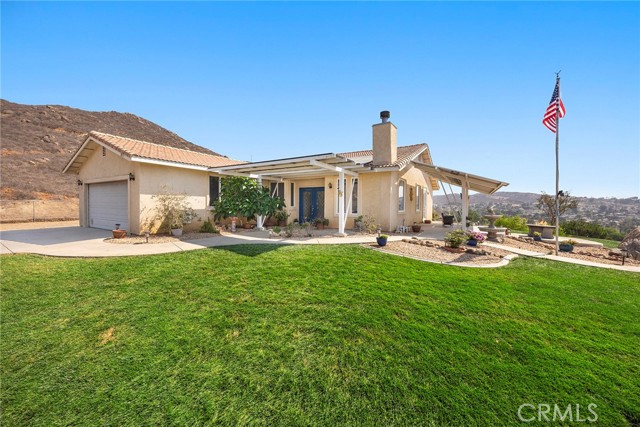 Detail Gallery Image 4 of 49 For 7871 Virtue Vista Dr, Jurupa Valley,  CA 92509 - 4 Beds | 2/1 Baths