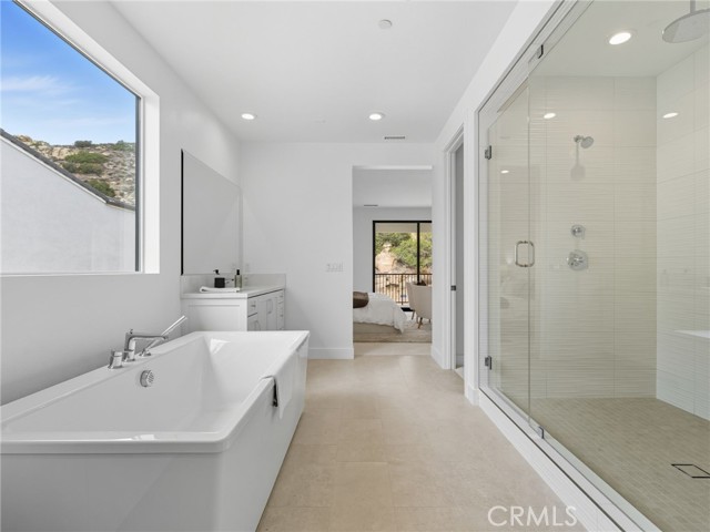 9539 N Andora Avenue, Chatsworth CA: https://media.crmls.org/medias/ac0ef24a-c16c-4894-abca-8484ca5e3dd8.jpg
