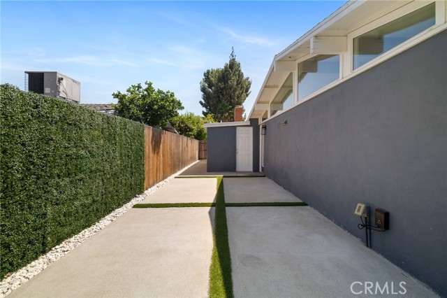 19945 Gresham Street, Northridge CA: https://media.crmls.org/medias/ac0f3b4d-e4cb-4189-8c8f-20466723b469.jpg