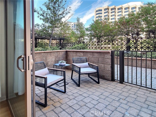 Detail Gallery Image 24 of 34 For 931 E Walnut St #206,  Pasadena,  CA 91106 - 2 Beds | 3 Baths