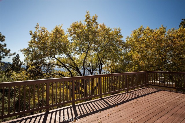 2461 Spring Oak Drive, Running Springs CA: https://media.crmls.org/medias/ac102875-6862-4cfb-84c4-e4bc7aa20d08.jpg