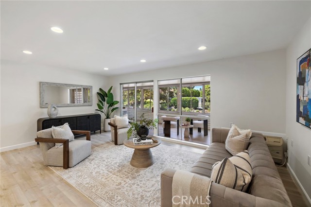 Detail Gallery Image 4 of 14 For 803 Ronda Mendoza a,  Laguna Woods,  CA 92637 - 2 Beds | 2 Baths