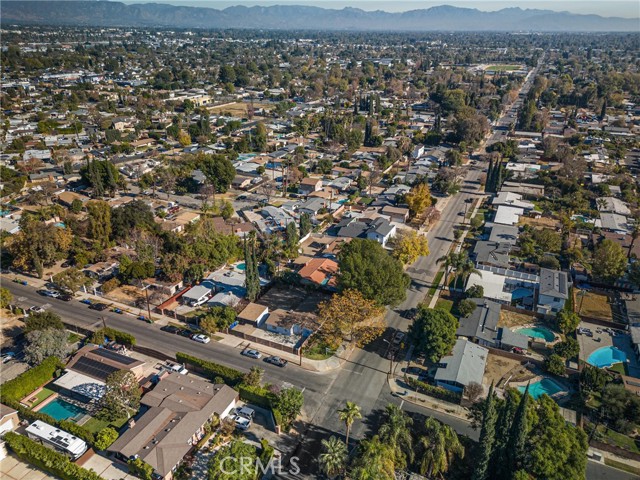 Detail Gallery Image 35 of 35 For 19453 Strathern St, Reseda,  CA 91335 - 4 Beds | 2 Baths