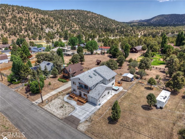 1215 Valley View Drive, Big Bear City CA: https://media.crmls.org/medias/ac125bd7-6237-4d72-b606-be3f63328c89.jpg
