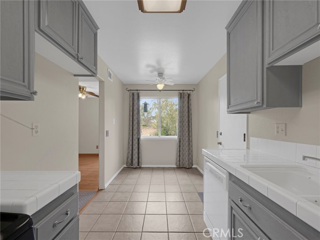 Detail Gallery Image 13 of 39 For 6004 Rothko Ln, Simi Valley,  CA 93063 - 2 Beds | 2 Baths