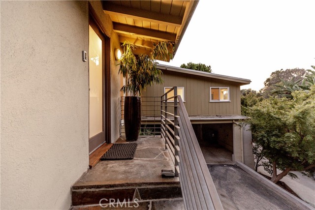 Detail Gallery Image 7 of 54 For 2412 Canyon Oak Dr, Los Angeles,  CA 90068 - 3 Beds | 2 Baths