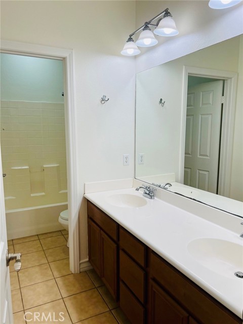 8540 Blue Spruce Street, Chino CA: https://media.crmls.org/medias/ac14ede0-9308-4689-b78c-5b4da073211d.jpg