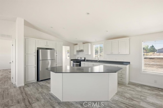 Detail Gallery Image 5 of 34 For 1139 Bonanza Rd, Phelan,  CA 92372 - 3 Beds | 2 Baths