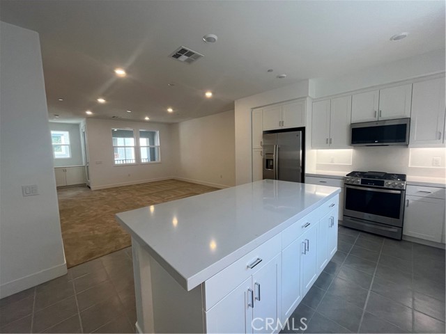 Detail Gallery Image 34 of 41 For 1872 Union #25,  Anaheim,  CA 92805 - 3 Beds | 2/1 Baths