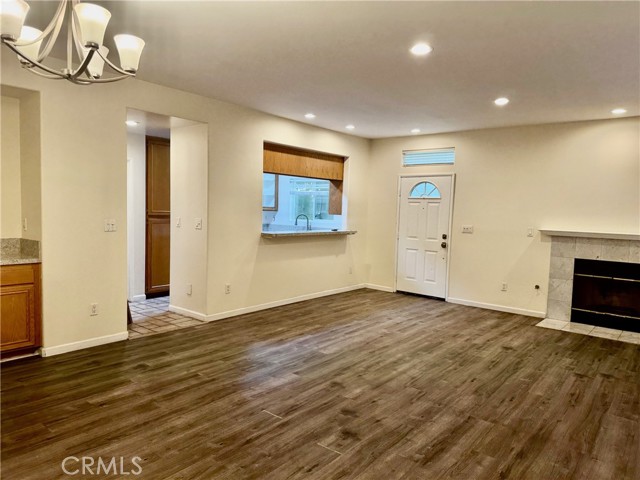 Detail Gallery Image 5 of 26 For 18930 Sherman Way #17,  Reseda,  CA 91335 - 4 Beds | 3 Baths