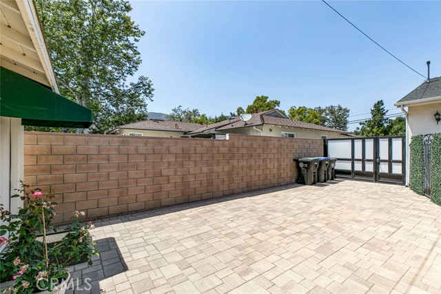 1748 Opechee Way, Glendale CA: https://media.crmls.org/medias/ac162843-0bfc-4c89-9bec-48ac90233ee3.jpg