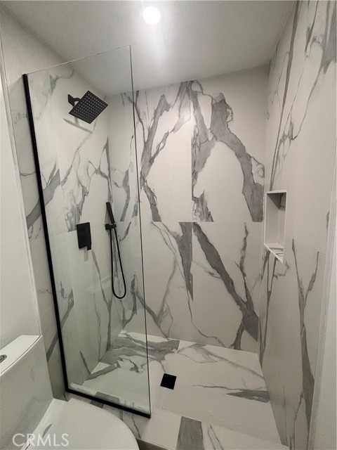 Detail Gallery Image 6 of 8 For 5500 Keokuk, Woodland Hills,  CA 91367 - 1 Beds | 1 Baths