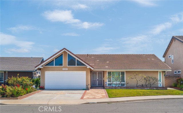 Detail Gallery Image 4 of 42 For 17482 Bellport Cir, Huntington Beach,  CA 92649 - 4 Beds | 2 Baths