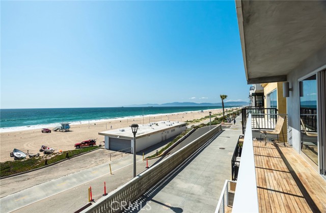 2208 The Strand, Manhattan Beach CA: https://media.crmls.org/medias/ac1742da-0f01-4848-a226-c01883b4314e.jpg