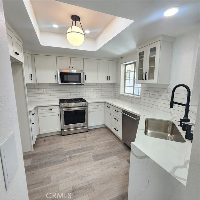 Detail Gallery Image 4 of 15 For 1033 S Dewcrest Dr, Anaheim,  CA 92808 - 2 Beds | 2 Baths
