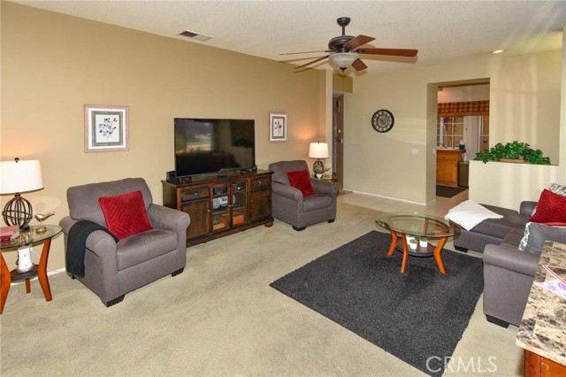 Detail Gallery Image 13 of 43 For 11610 Oak St, Apple Valley,  CA 92308 - 2 Beds | 2 Baths