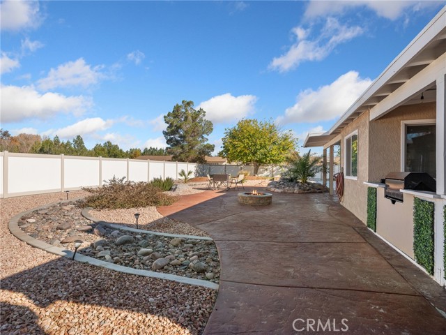 Detail Gallery Image 3 of 41 For 13826 Wawona, Apple Valley,  CA 92307 - 3 Beds | 2 Baths