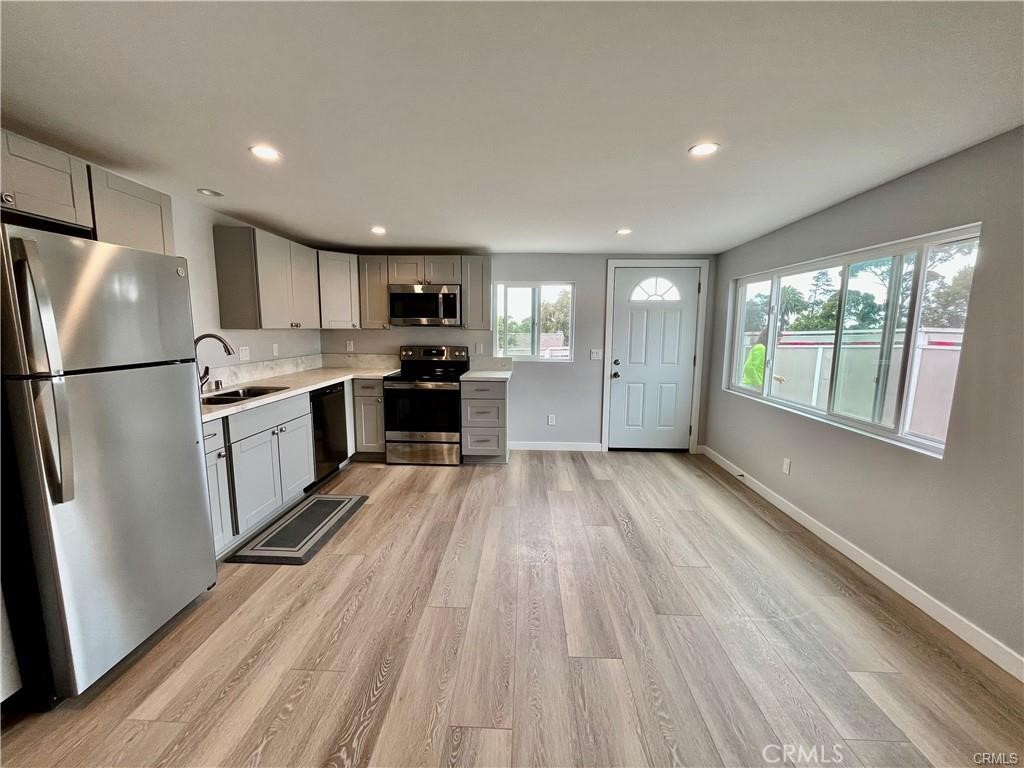 1401 Crestridge Drive
