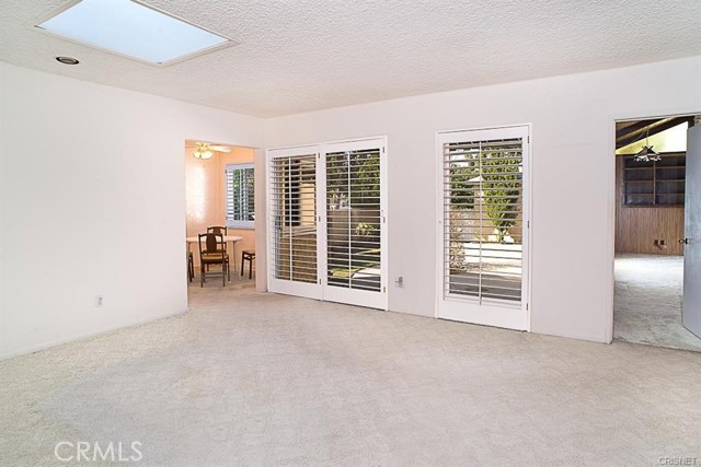 Detail Gallery Image 6 of 11 For 10101 Sophia Ave, Granada Hills,  CA 91343 - 3 Beds | 2 Baths