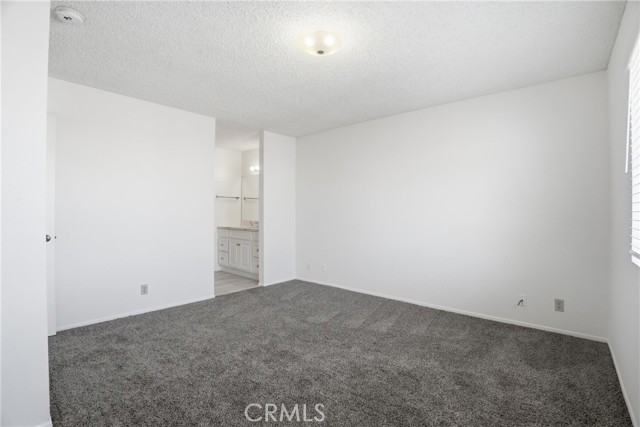 Detail Gallery Image 15 of 21 For 27657 Ironstone Dr #1,  Canyon Country,  CA 91387 - 3 Beds | 3 Baths