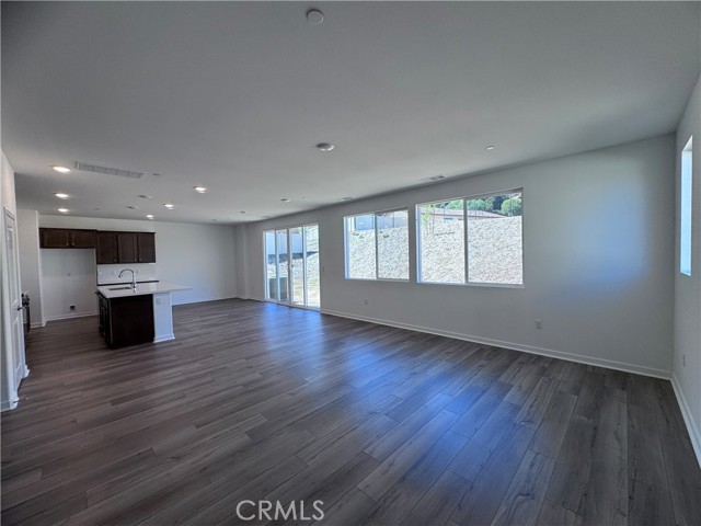 Detail Gallery Image 4 of 18 For 33313 Riverside, Lake Elsinore,  CA 92530 - 4 Beds | 3 Baths