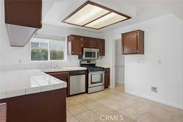 Detail Gallery Image 10 of 41 For 10703 Petalo, Bakersfield,  CA 93311 - 3 Beds | 2/1 Baths